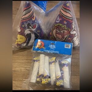 Looney Tunes Vtg 1997 Party Hats  Party Blowouts Bugs Bunny Taz Tweety Sylvester